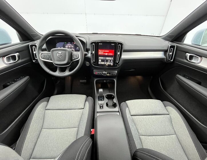 Volvo XC40 SUV 2,0 l 120 kw