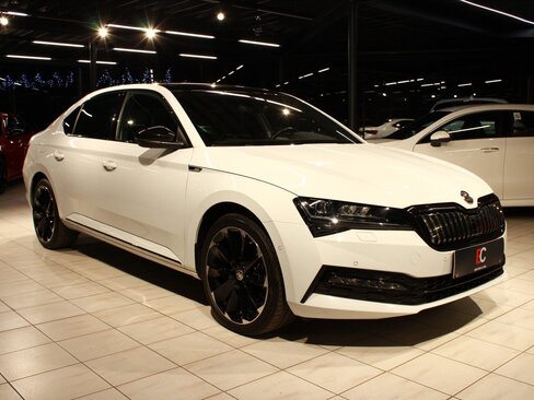 Škoda Superb Liftback 1,4 l 160 kw