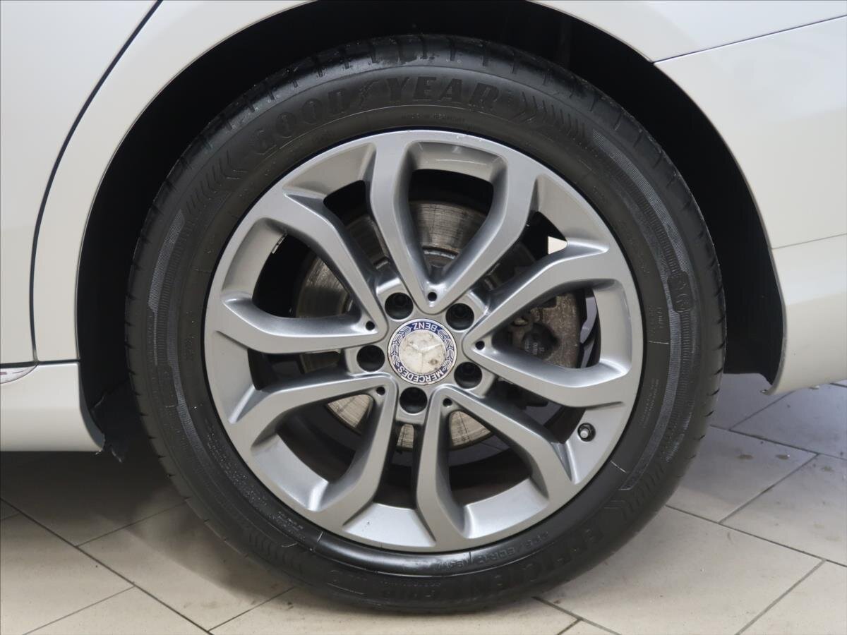 Mercedes-Benz Třídy C Sedan / Limuzína 2,1 l 125 kw