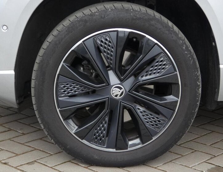 Škoda Karoq SUV / Terénní 1,5 l 110 kw