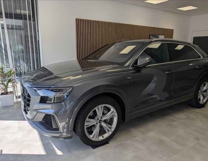 Audi Q8 Hatchback 3,0 l 250 kw