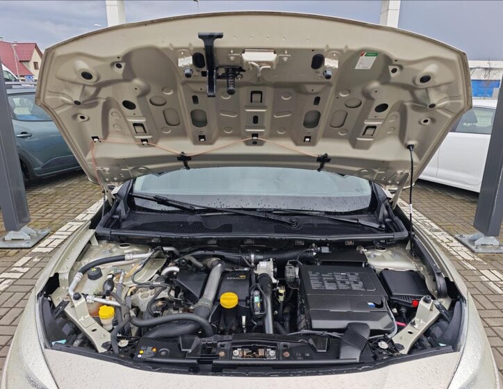 Renault Fluence Sedan / Limuzína 1,5 l 66 kw