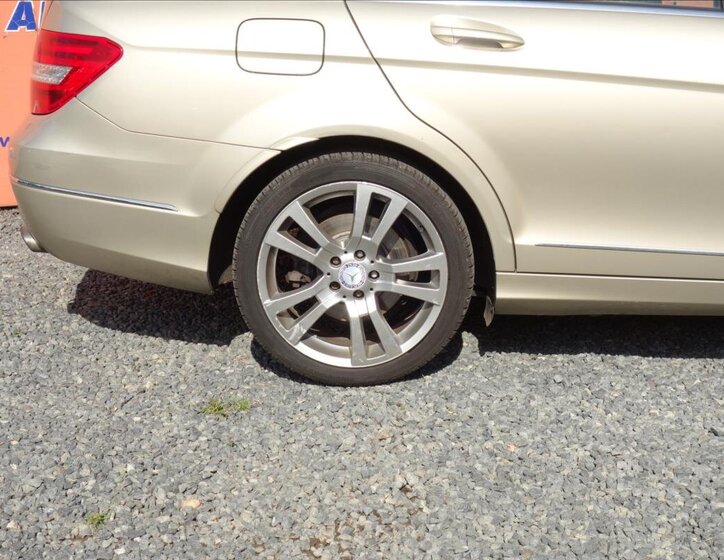 Mercedes-Benz Třídy C 9