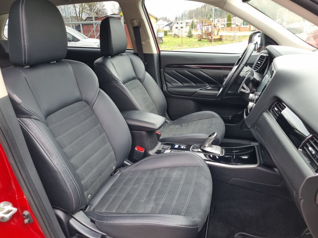 Mitsubishi Outlander SUV / Terénní 2,4 l 165 kw