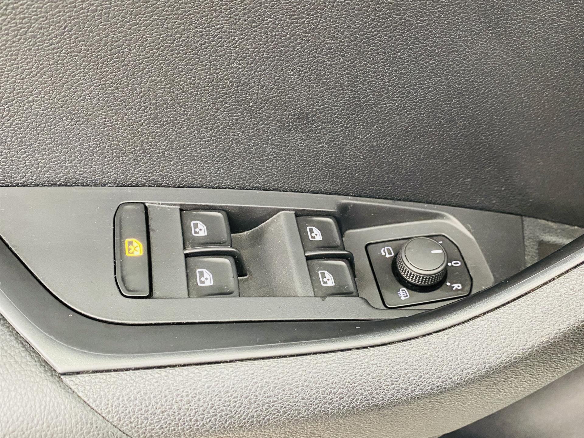 Škoda Karoq SUV / Terénní 1,5 l 110 kw