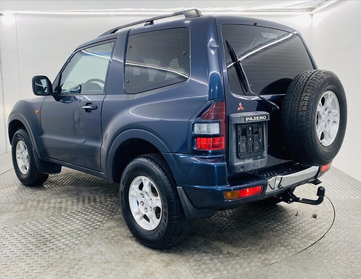 Mitsubishi Pajero SUV / Terénní 2,5 l 85 kw