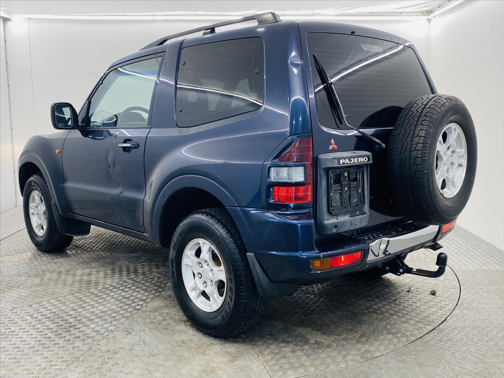Mitsubishi Pajero SUV / Terénní 2,5 l 85 kw