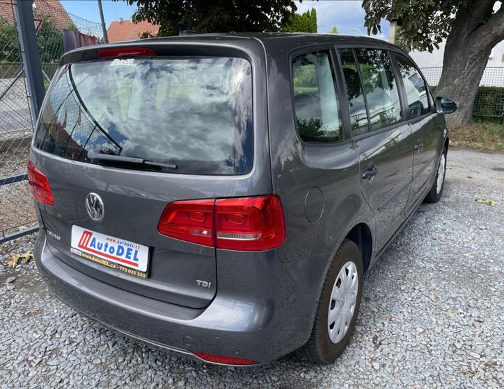 Volkswagen Touran 7