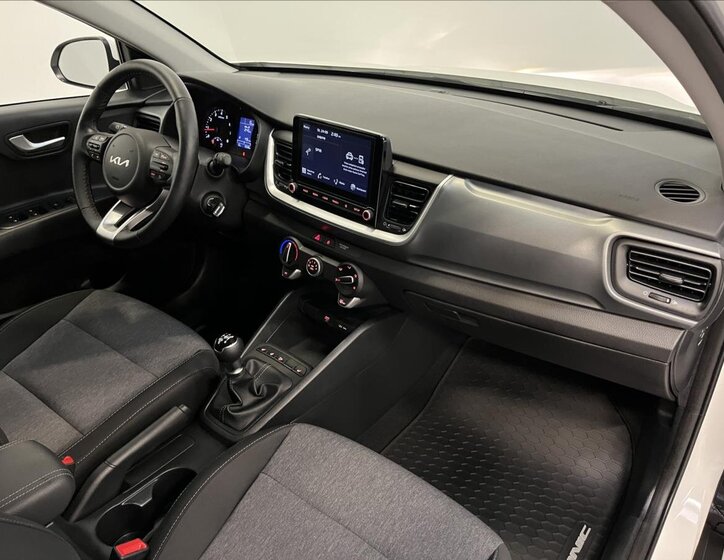 KIA Stonic SUV / Terénní 1,2 l 61 kw