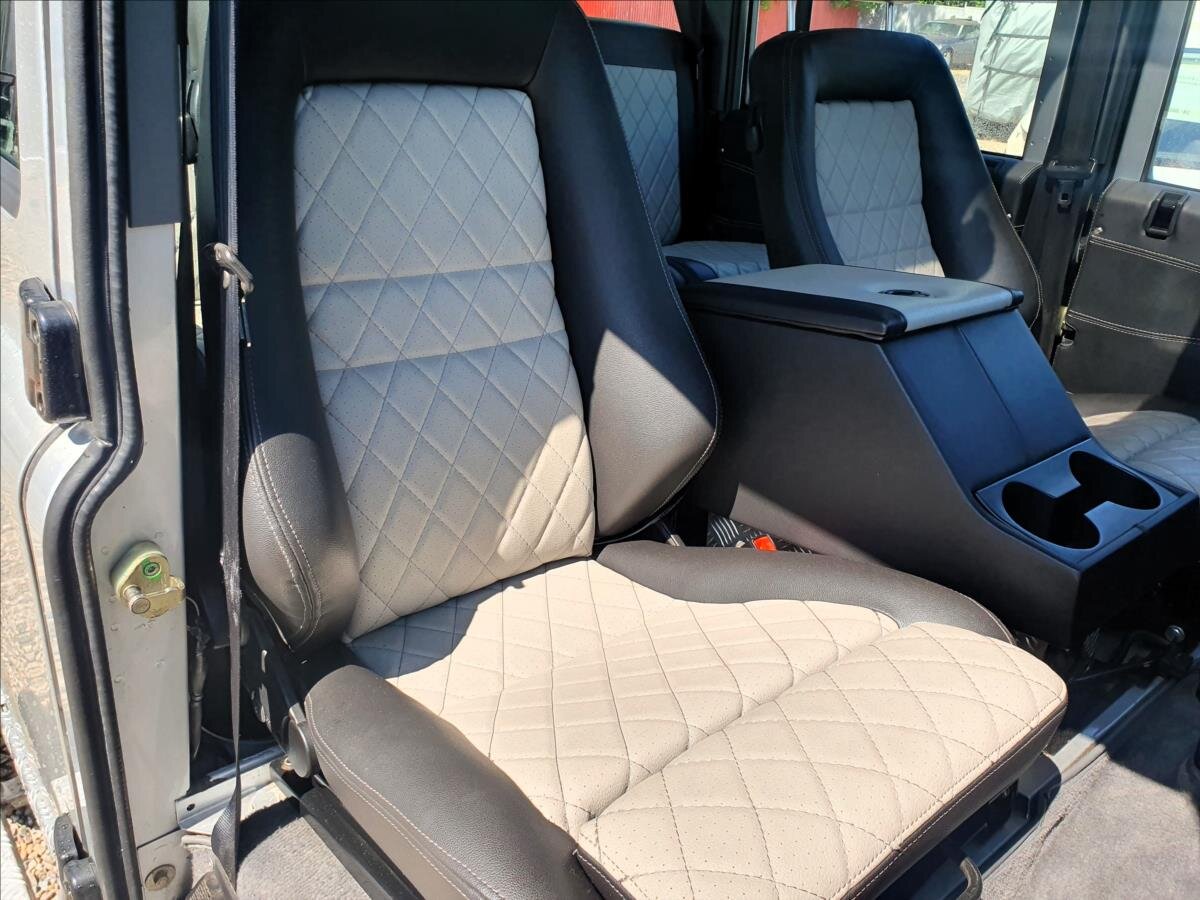 Land Rover Defender Ostatní 2,5 l 90 kw