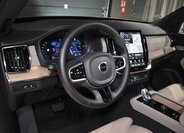 Volvo XC90 SUV / Terénní 2,0 l 228 kw