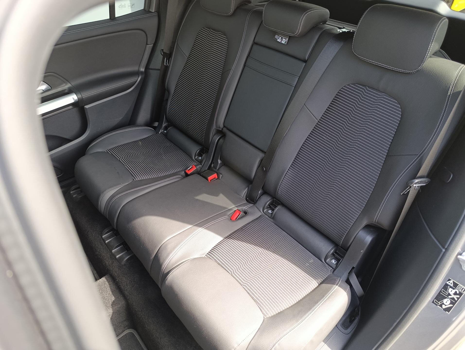 Mercedes-Benz GLB SUV / Terénní 1,3 l 120 kw