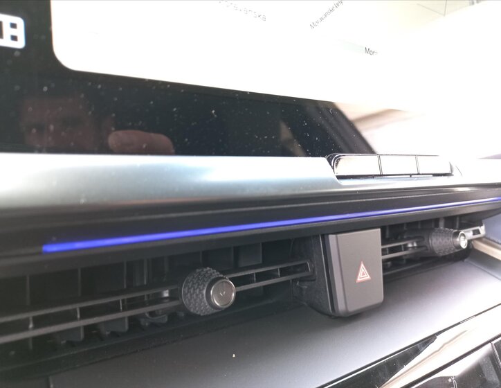 Toyota C-HR CUV 1,8 l 72 kw