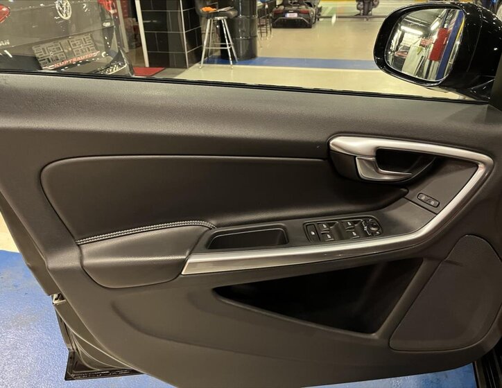 Volvo V60 Kombi 2,4 l 140 kw