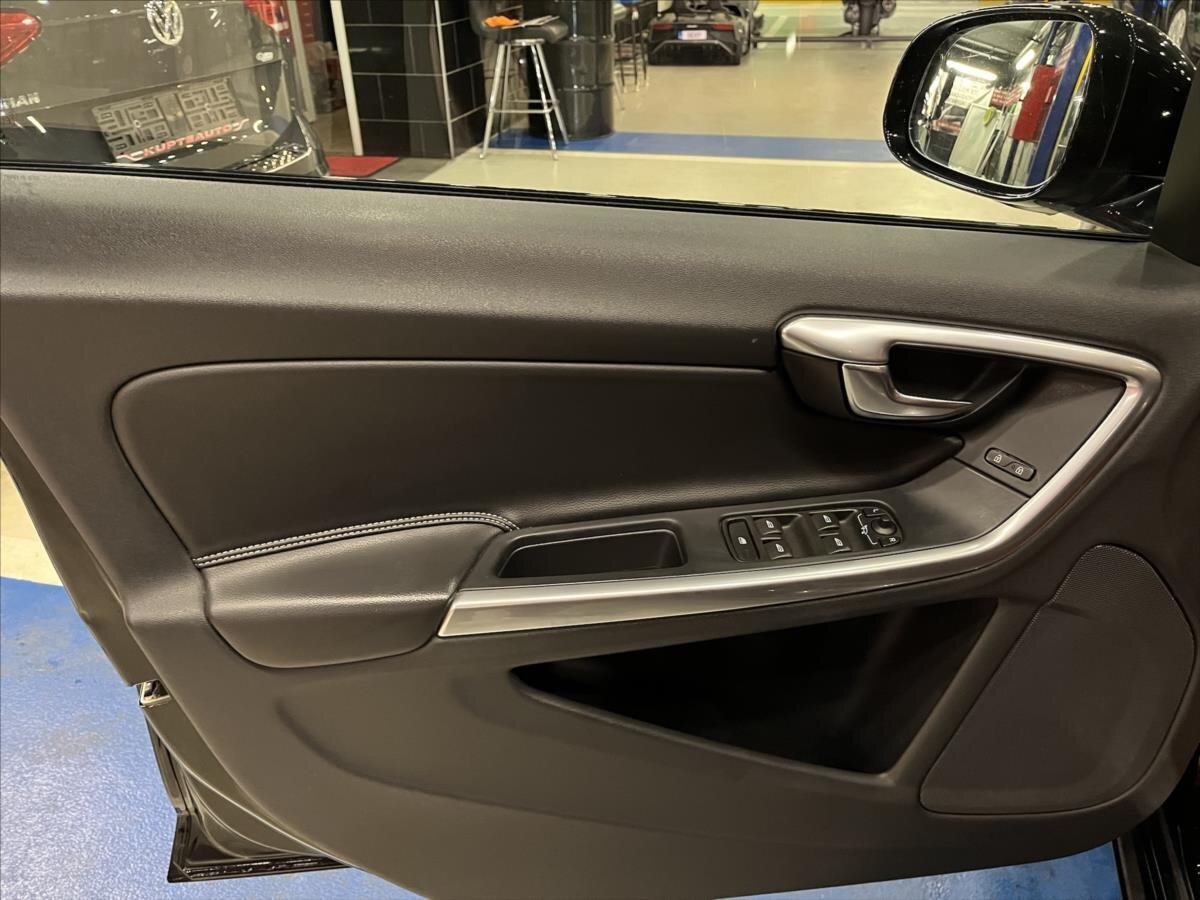 Volvo V60 Kombi 2,4 l 140 kw