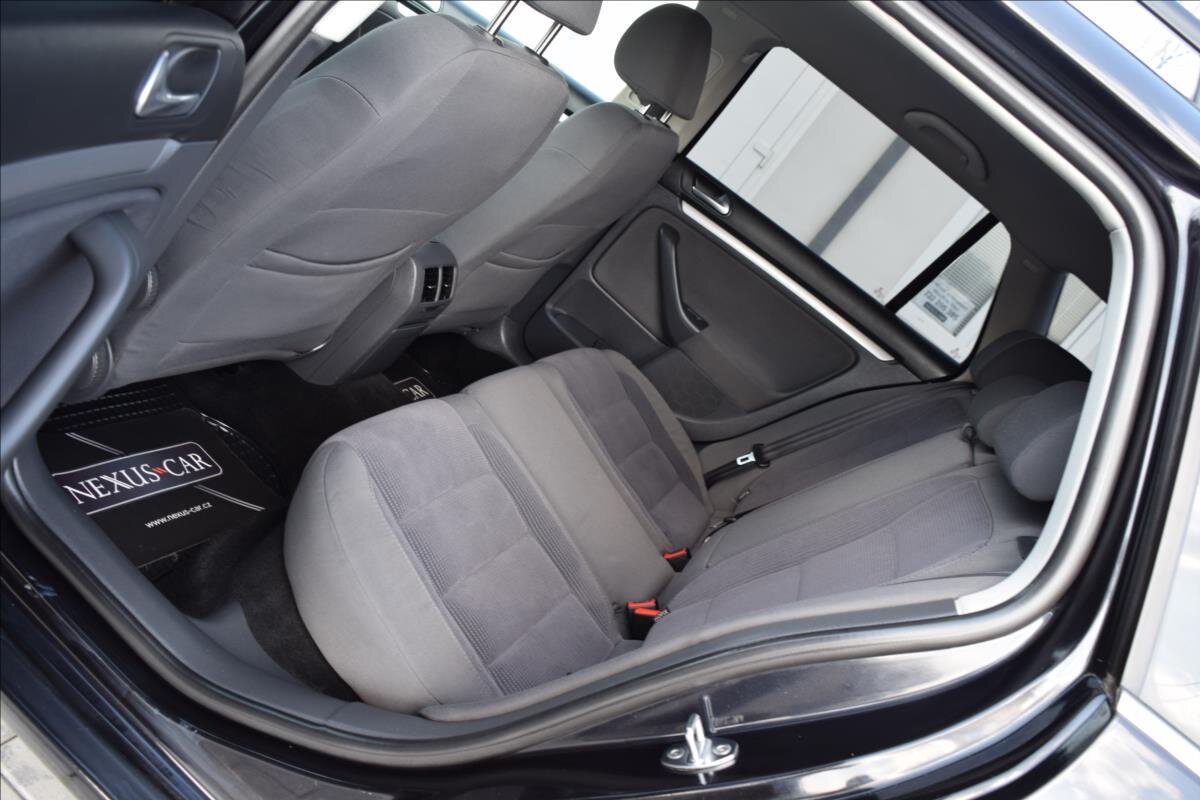 Volkswagen Golf Kombi 1,6 l 75 kw