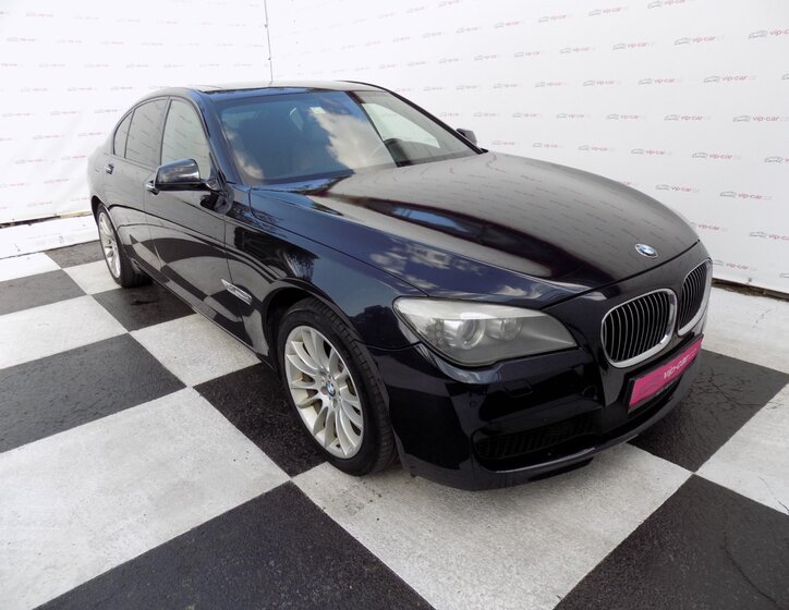 BMW Řada 7 Sedan / Limuzína 3,0 l 225 kw