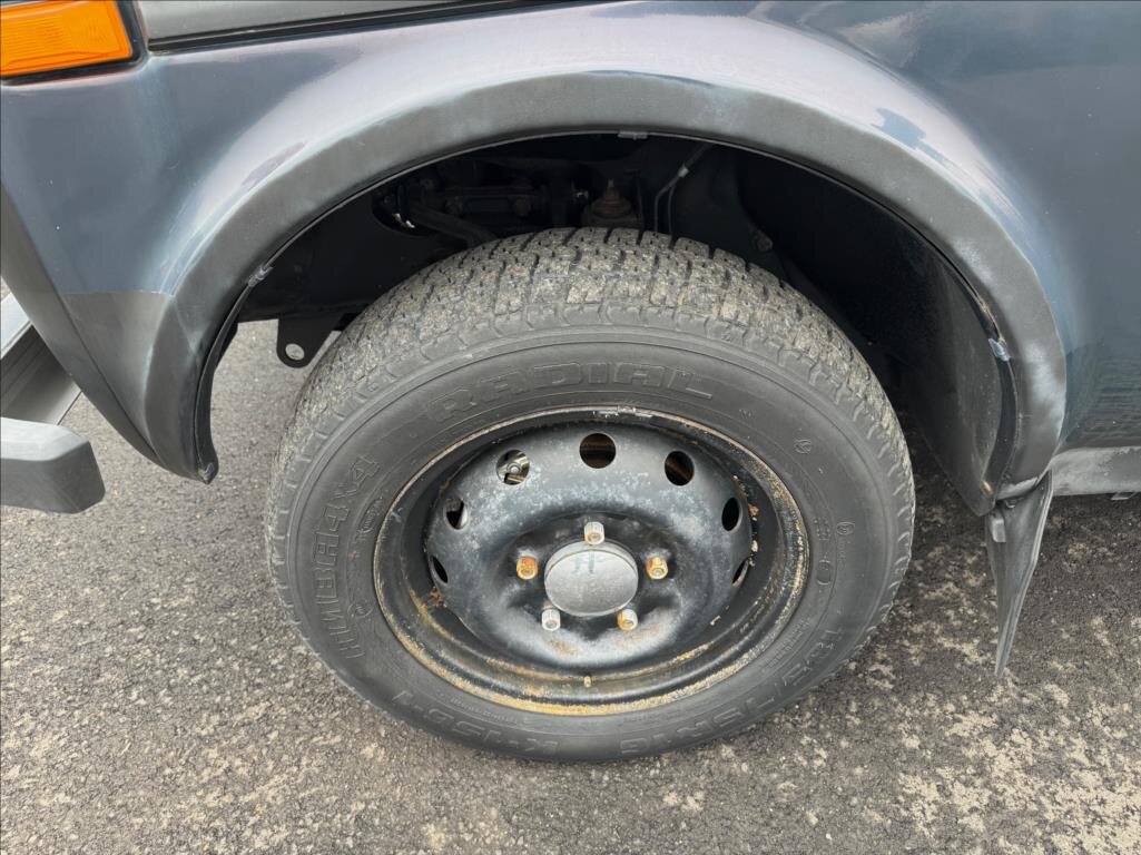 Lada Niva SUV / Terénní 1,7 l 61 kw