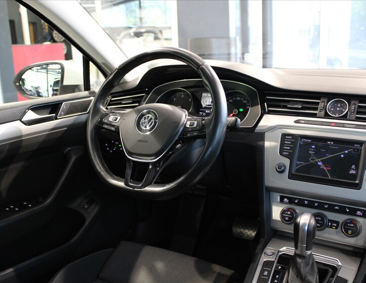 Volkswagen Passat 12