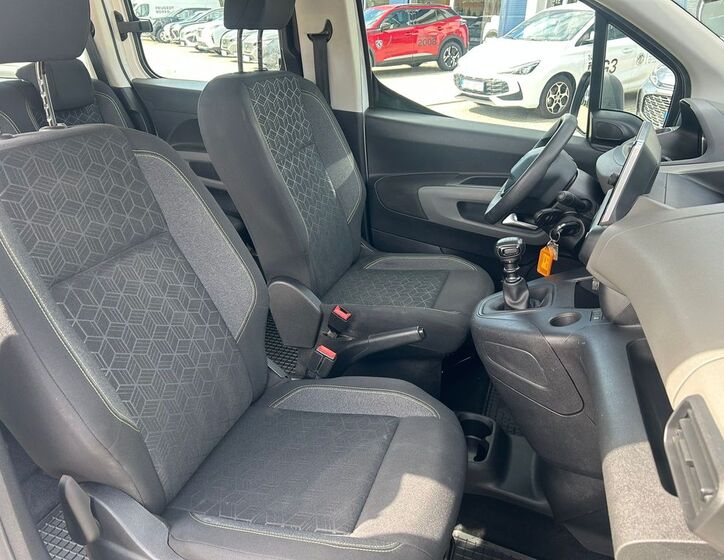 Peugeot Rifter 7