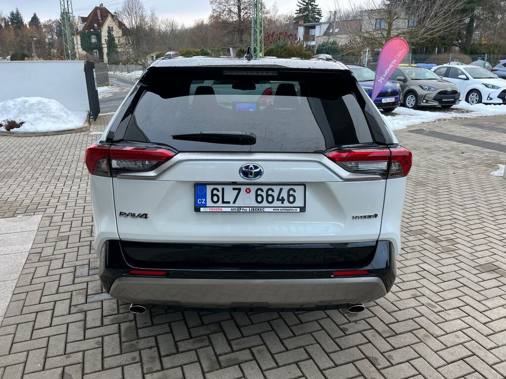Toyota RAV4 SUV 2,5 l 131 kw