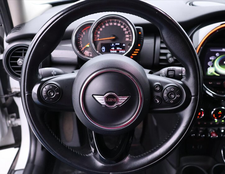 Mini Cooper Hatchback 1,5 l 100 kw