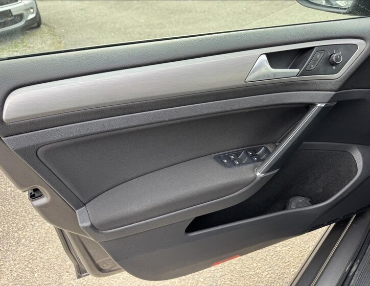 Volkswagen Golf Hatchback 1,2 l 63 kw