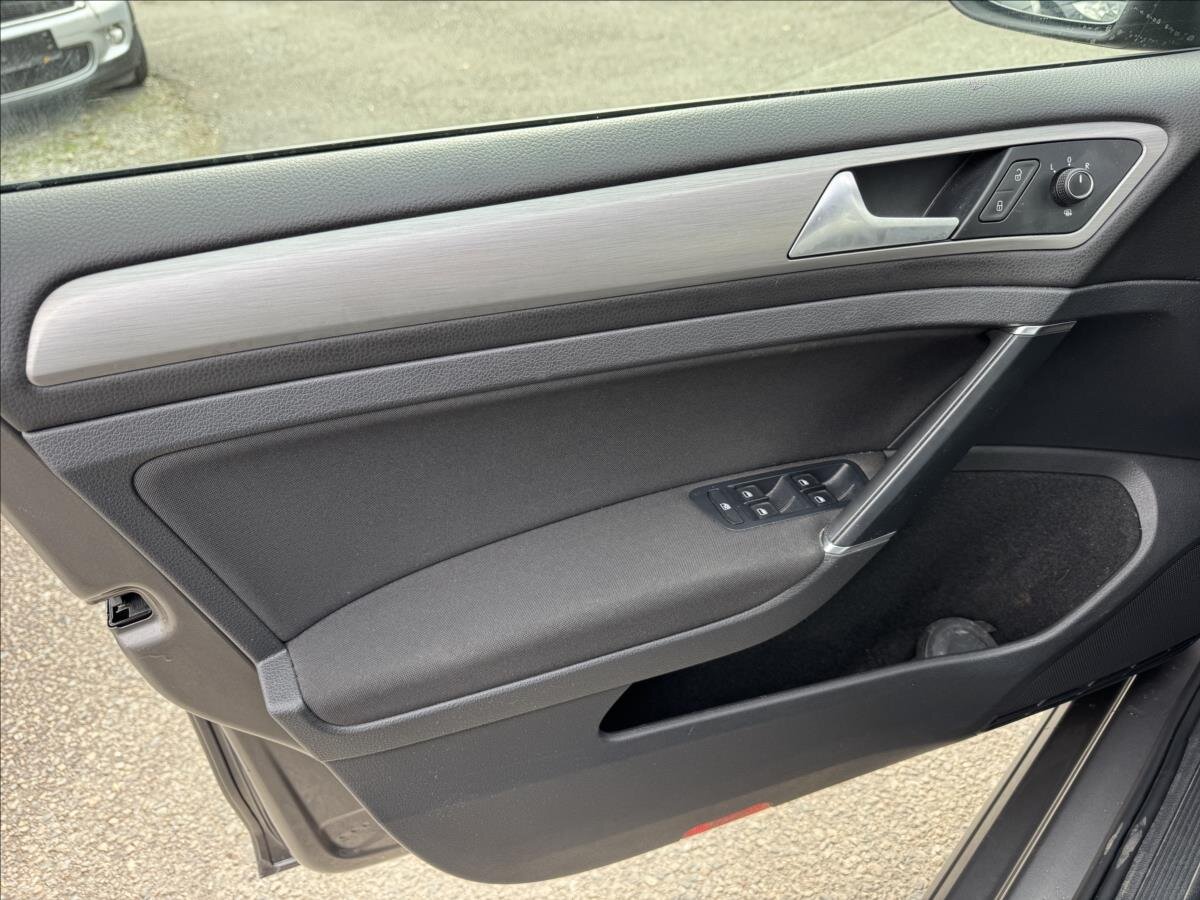 Volkswagen Golf Hatchback 1,2 l 63 kw