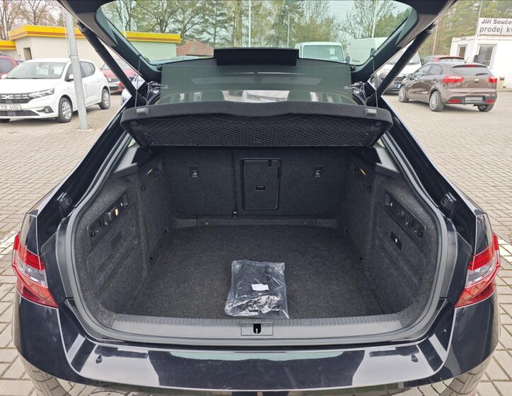 Škoda Superb Sedan / Limuzína 2,0 l 110 kw