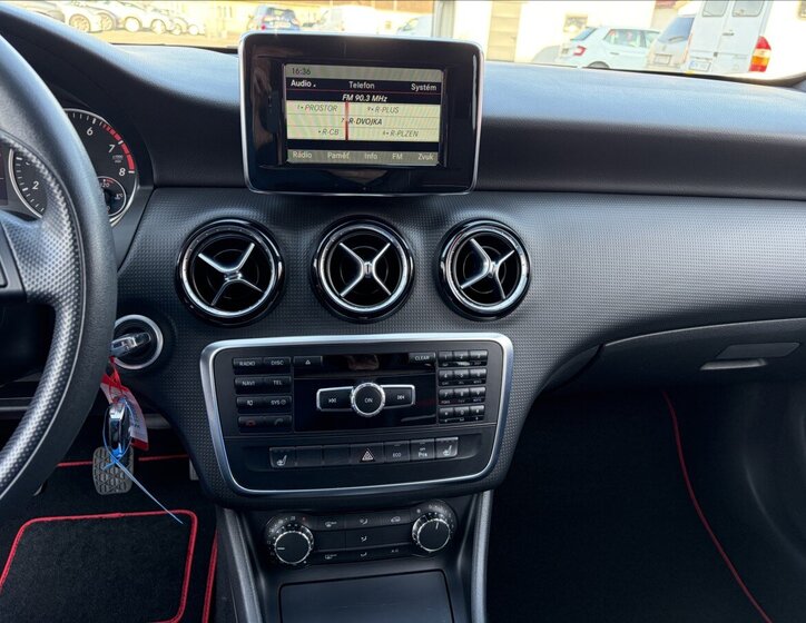 Mercedes-Benz Třídy A Hatchback 1,6 l 90 kw