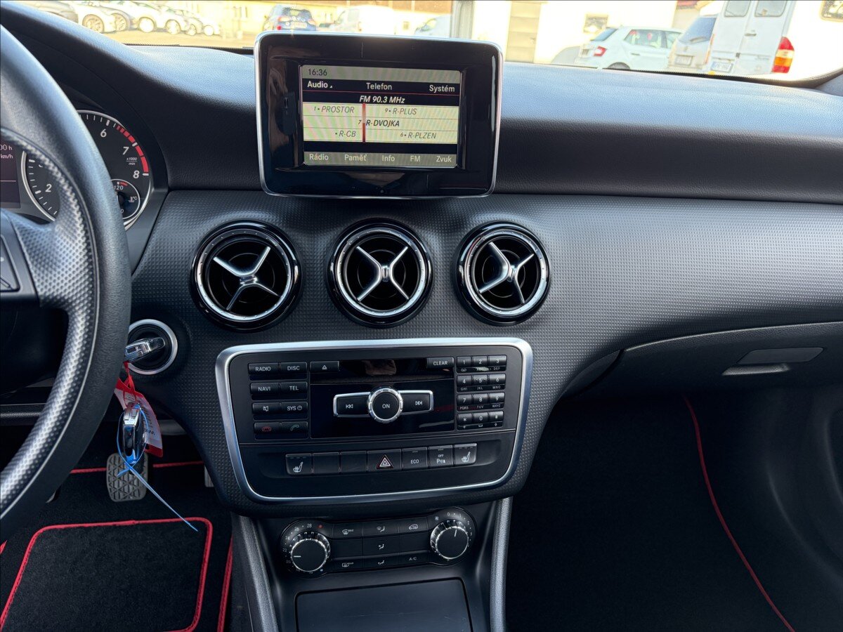 Mercedes-Benz Třídy A Hatchback 1,6 l 90 kw