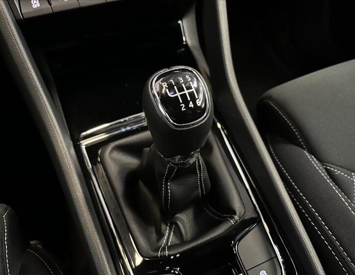 Škoda Karoq SUV 1,5 l 110 kw