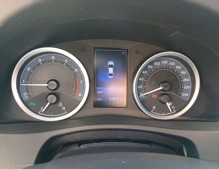 Toyota Corolla Sedan / Limuzína 1,6 l 97 kw