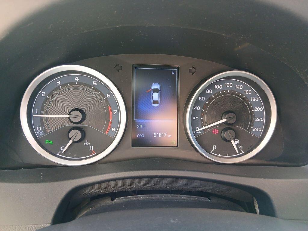 Toyota Corolla Sedan / Limuzína 1,6 l 97 kw