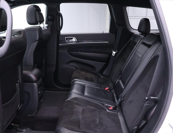 Jeep Grand Cherokee 16