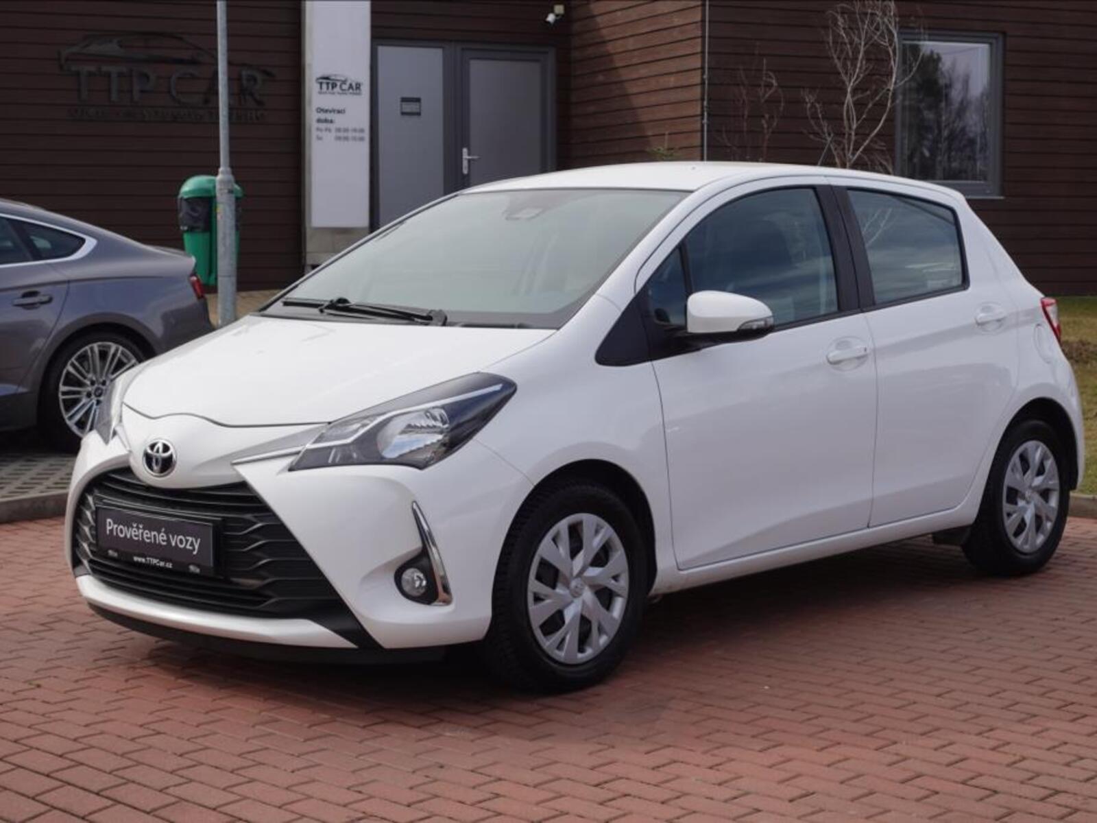 Toyota Yaris 1