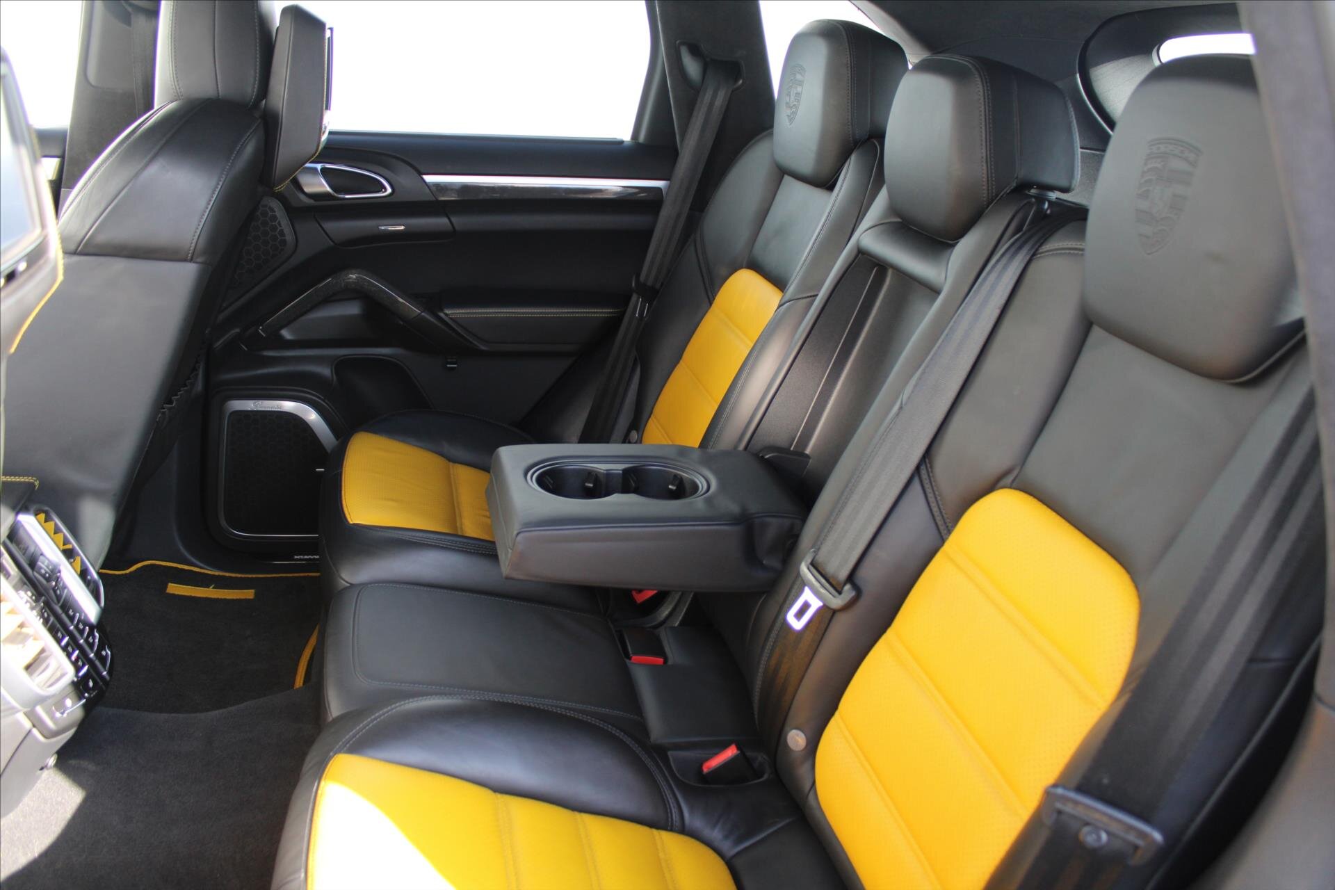 Porsche Cayenne SUV 4,8 l 397 kw