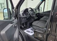 Mercedes-Benz Sprinter 9