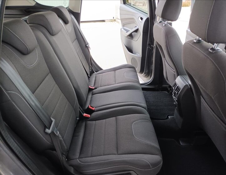 Ford Kuga SUV 1,6 l 110 kw