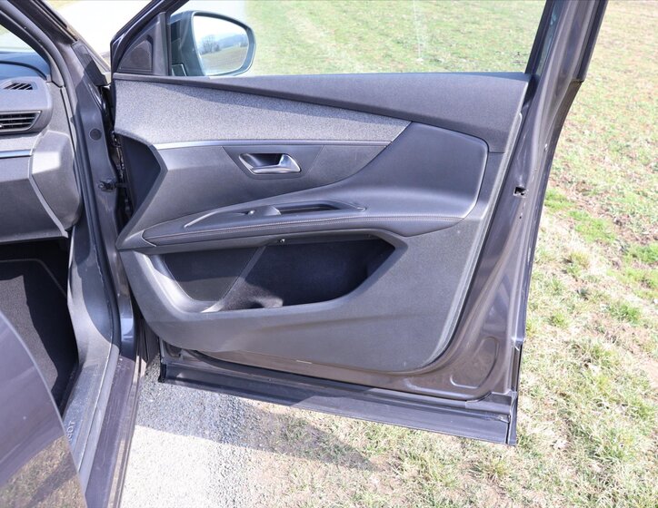 Peugeot 5008 SUV / Terénní 1,2 l 96 kw