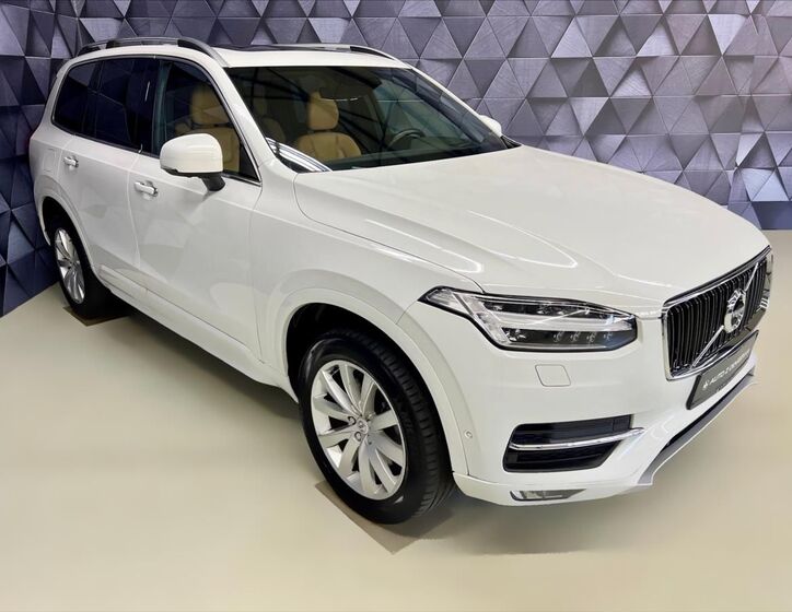 Volvo XC90 4