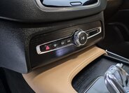 Volvo XC90 SUV / Terénní 2,0 l 180 kw