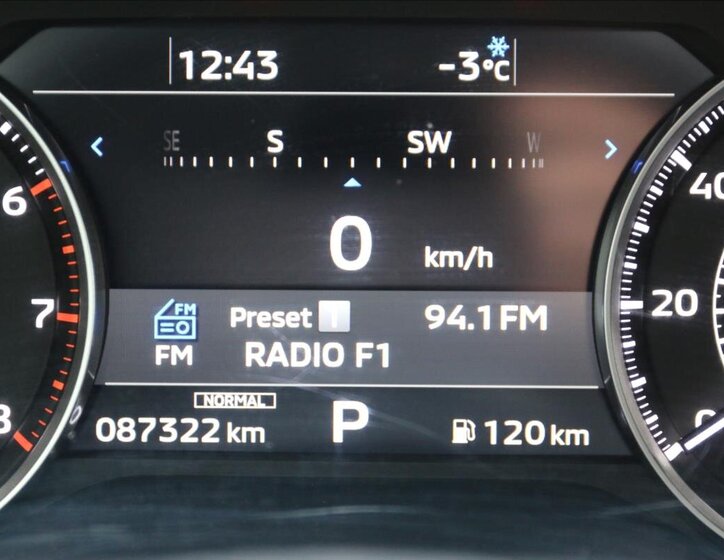 Mitsubishi Outlander SUV 2,4 l 162 kw