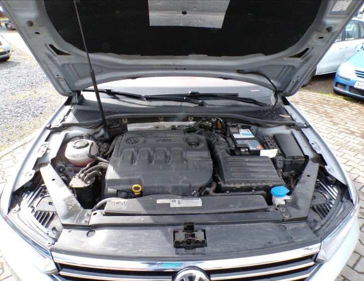 Volkswagen Passat Kombi 2,0 l 110 kw