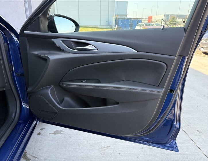 Opel Insignia Kombi 2,0 l 128 kw