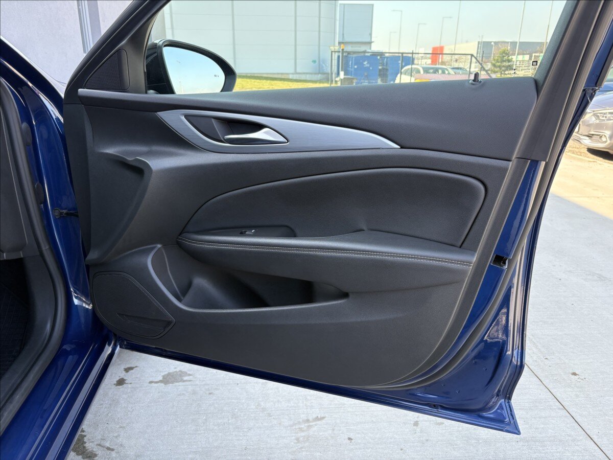 Opel Insignia Kombi 2,0 l 128 kw