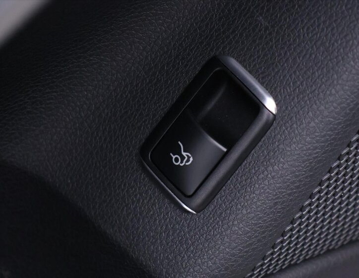 Mercedes-Benz CLA Sedan 2,0 l 280 kw