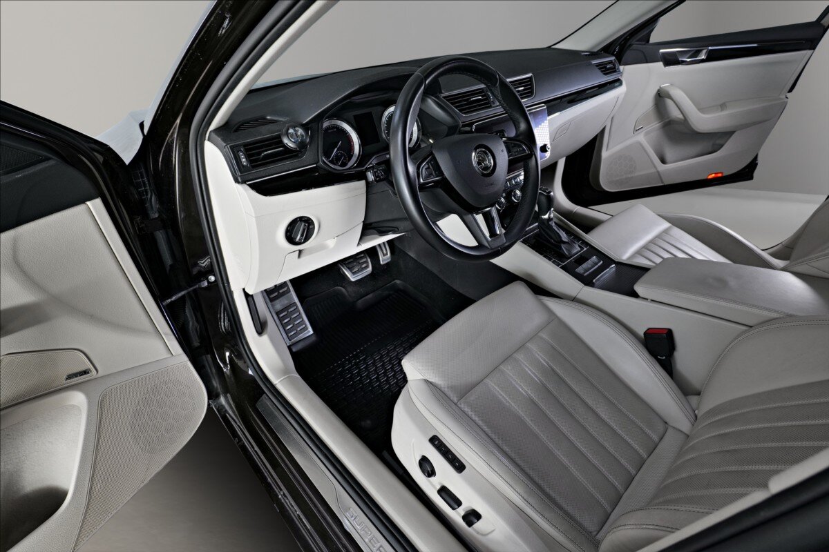 Škoda Superb Sedan 2,0 l 200 kw