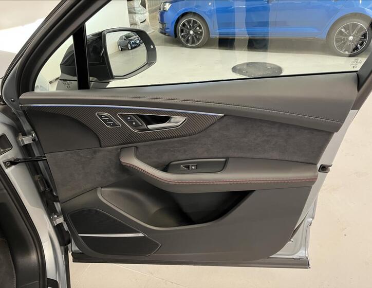 Audi SQ7 38