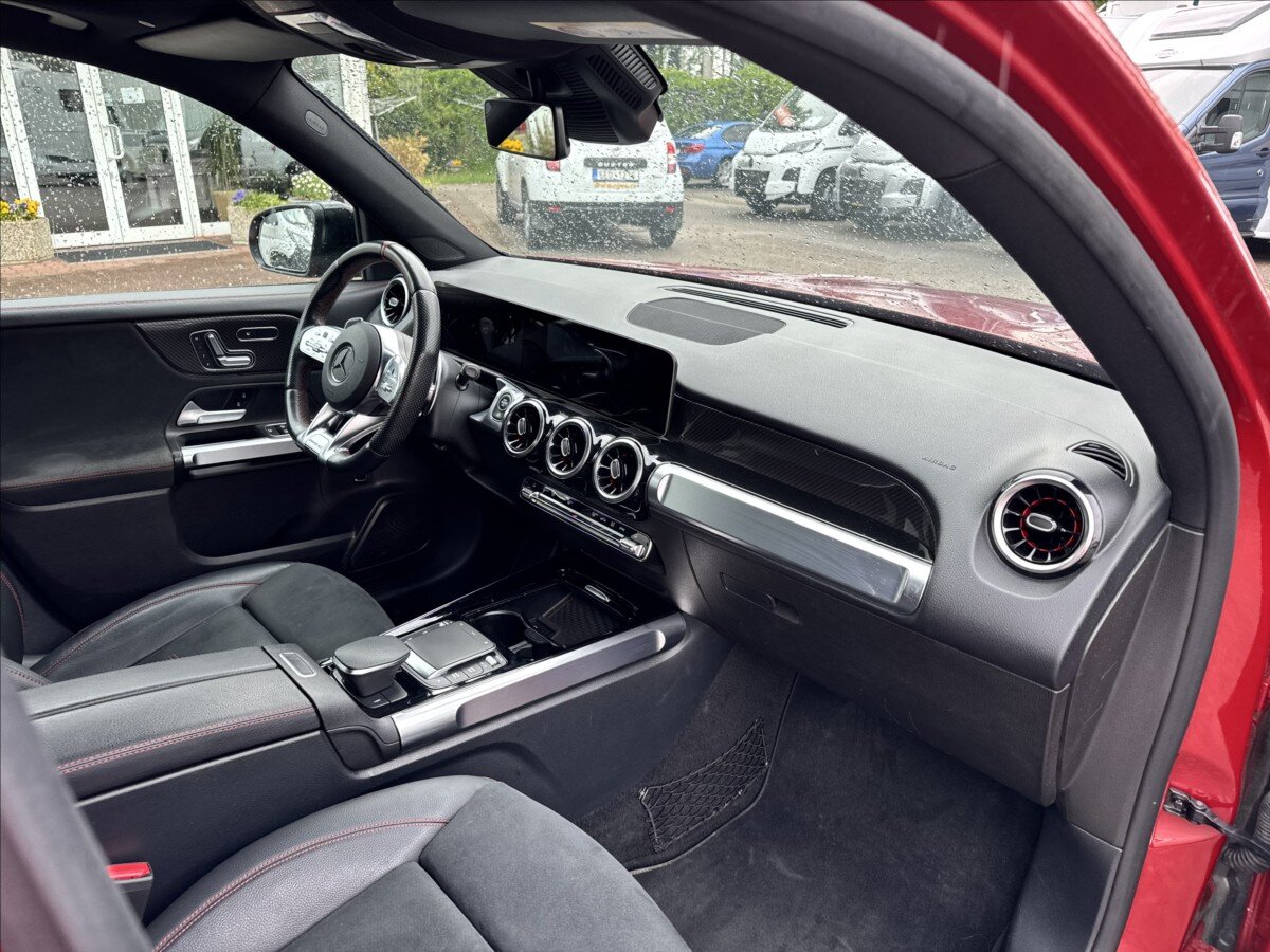 Mercedes-Benz GLB SUV / Terénní 2,0 l 225 kw